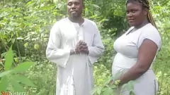 Abspielen WILDER BAUERNHOF-SEX: SCHWARZER SCHWANZ BEFREIT ASIATISCHES BBW-MÄDCHEN IM DOGGYSTYLE, WÄHREND BLONDINE MIT GROßEN BRÜSTEN SICH BEIM SPASS MACHT