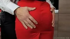 Afspelen Koop voor haar man de diensten van een buurmeisje