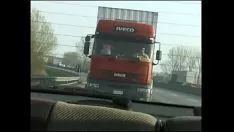 Reproducir asustado de un camionero mientras tiene relaciones sexuales
