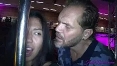 Reproducir El video porno de la actriz más caliente grita con una polla en su coño