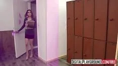 تشغيل إنها جميلة وجملها يخفي شيئًا مميزًا