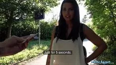 Reproduzir Romeno chupa pau e se fode duro
