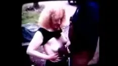 Odtwórz Szybki seks w lesie nigdy nie zaszkodzi
