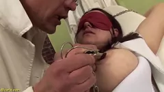 Afspelen Extreem ruw BBW MILF fetisjtrio met BDSM, vuistneuken en grote lul