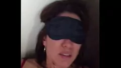 Reproduzir Curvas MILF Engole Gozada Enquanto Goza