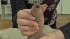 Oynat şehvetli MİLF kenar handjob ile tırnak oyunu