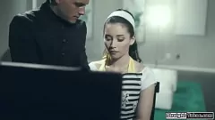 Reproduzir Brunette Aria Lee, de 19 anos