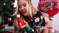 Reproduzir Celebração de Natal da Freeuse Family Perverted Freeuse