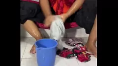 Oynat Kıvrımlı kız ıslak ve vahşi: duşta solo mastürbasyon macerası