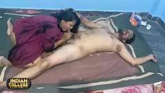 Reproducir La tía india caliente Nandini en un intenso encuentro hardcore con ella Devar