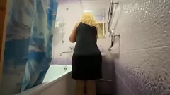 Oynat Stepmom'un Anal Özlemi: Big Ass Milf Banyoda Yaramaz Alıyor