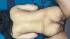Redare Hot Indian Milf primește masaj de fund și se fute cu pula mare