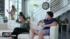 تشغيل تم القبض عليهما: لقاء Sloan Harper & Peter Green المحظور على الأريكة